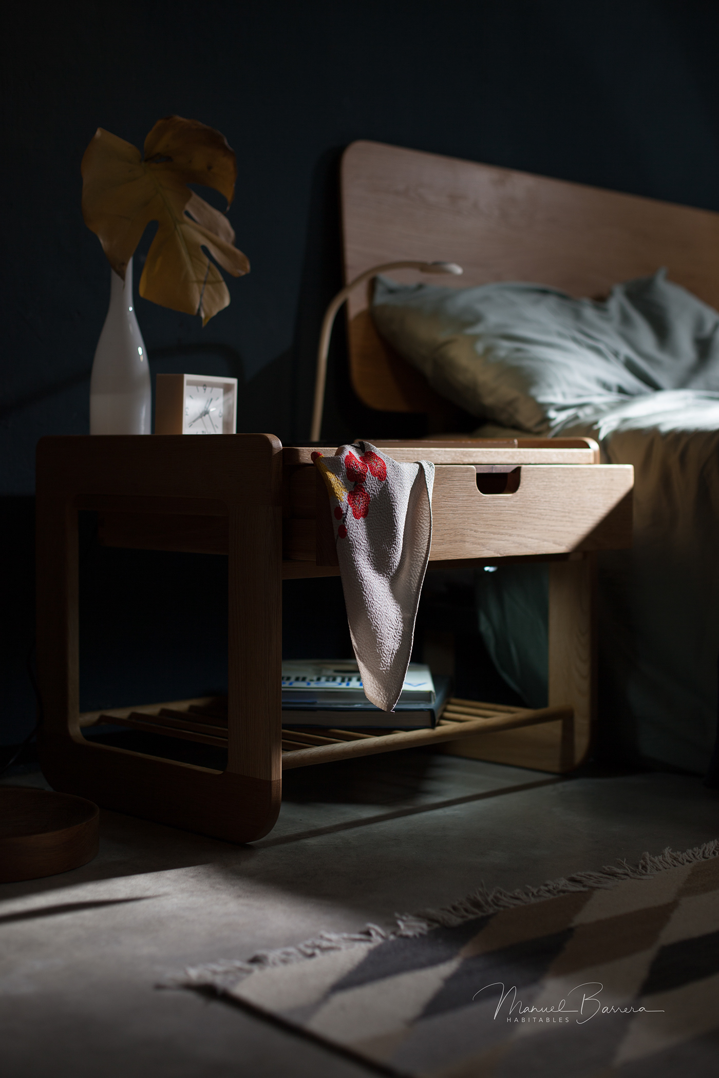 bedside cupboard，wooden ，Retro，