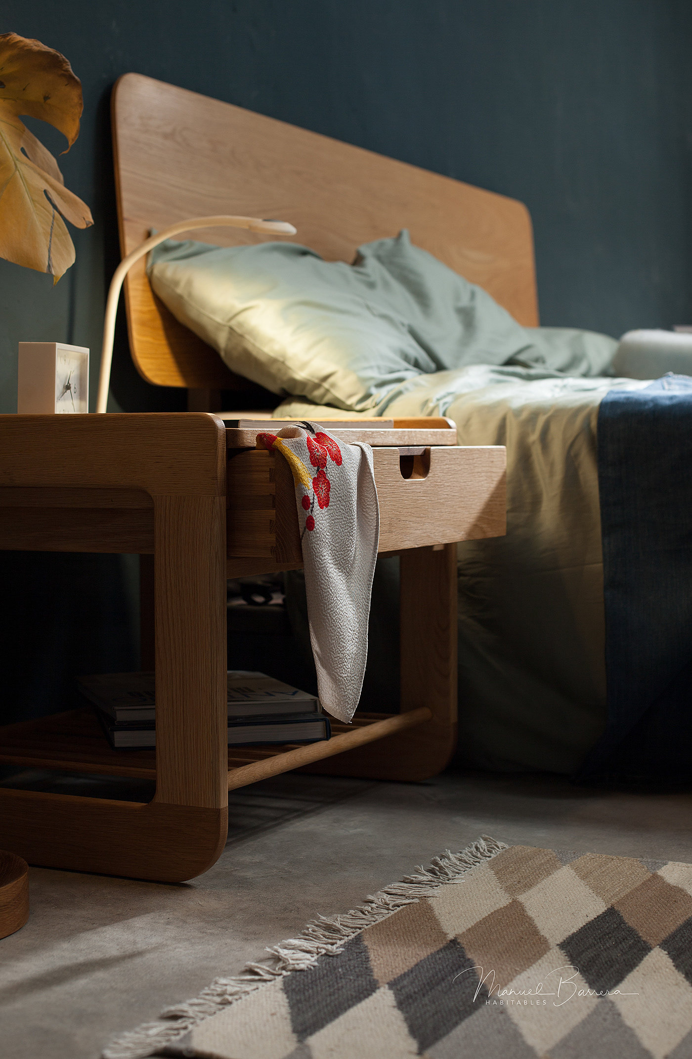 bedside cupboard，wooden ，Retro，