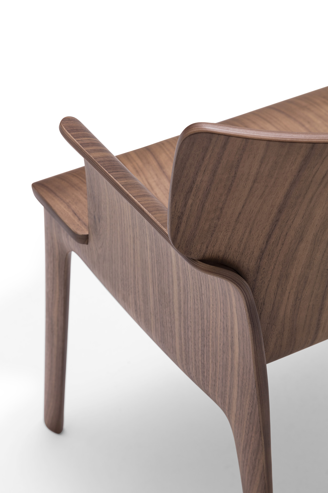 furniture，chair，sustainable，Andreu World，Philippe Starck，woodiness，