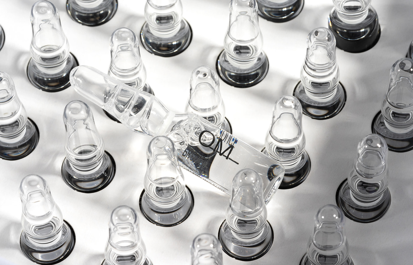 OM，German Skincare，Cosmetics，packing design，Brand identification，Simple design，