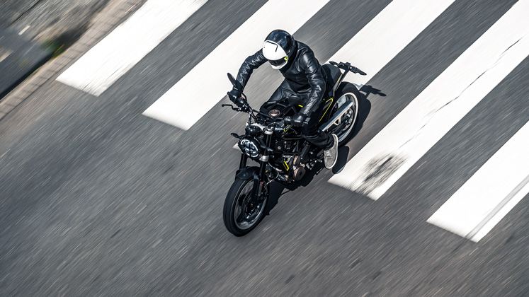 motion，Travel，outdoors，automobile，motorcycle，