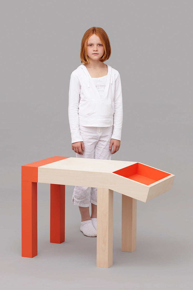 bionics，children，desk，wood，color，