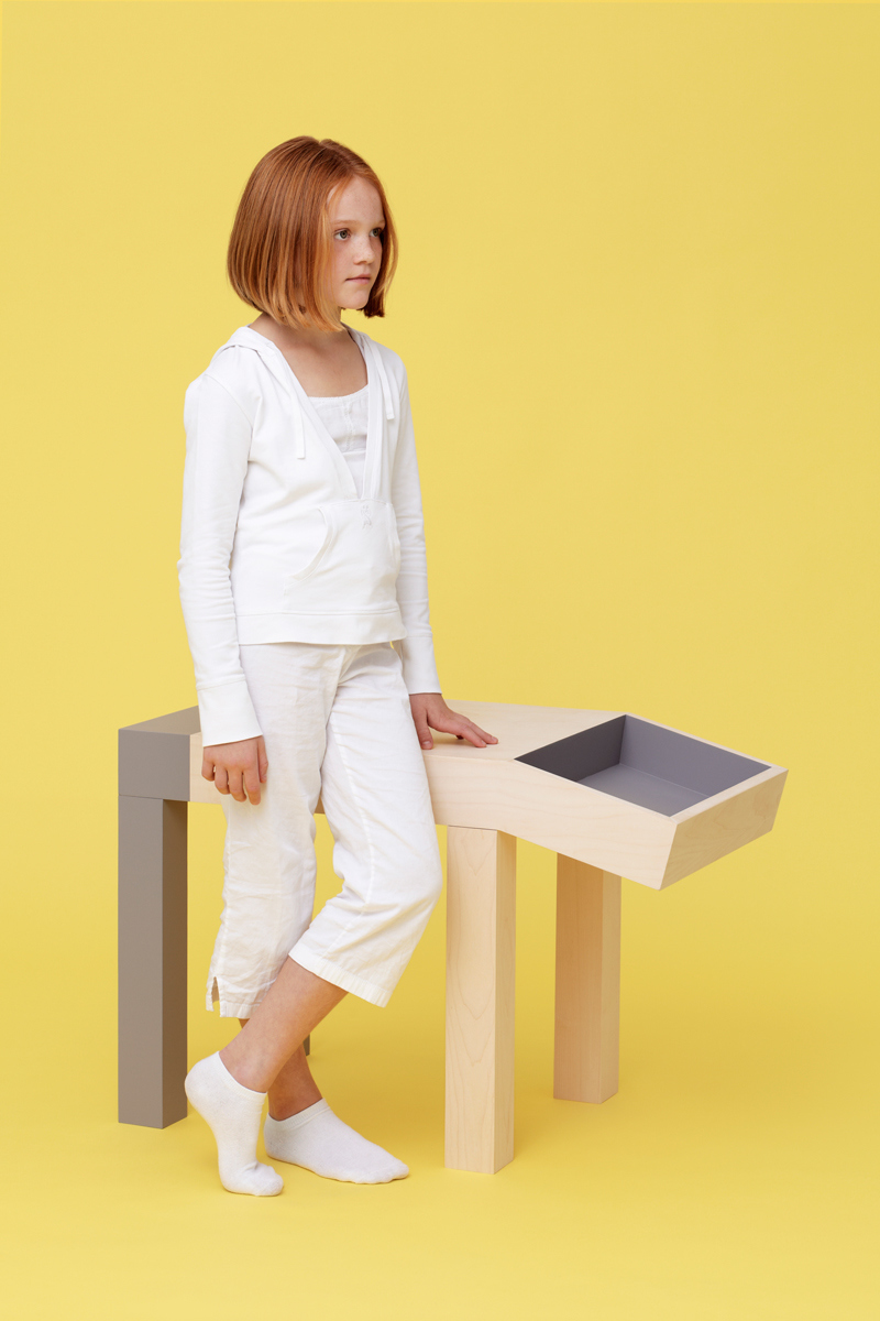 bionics，children，desk，wood，color，