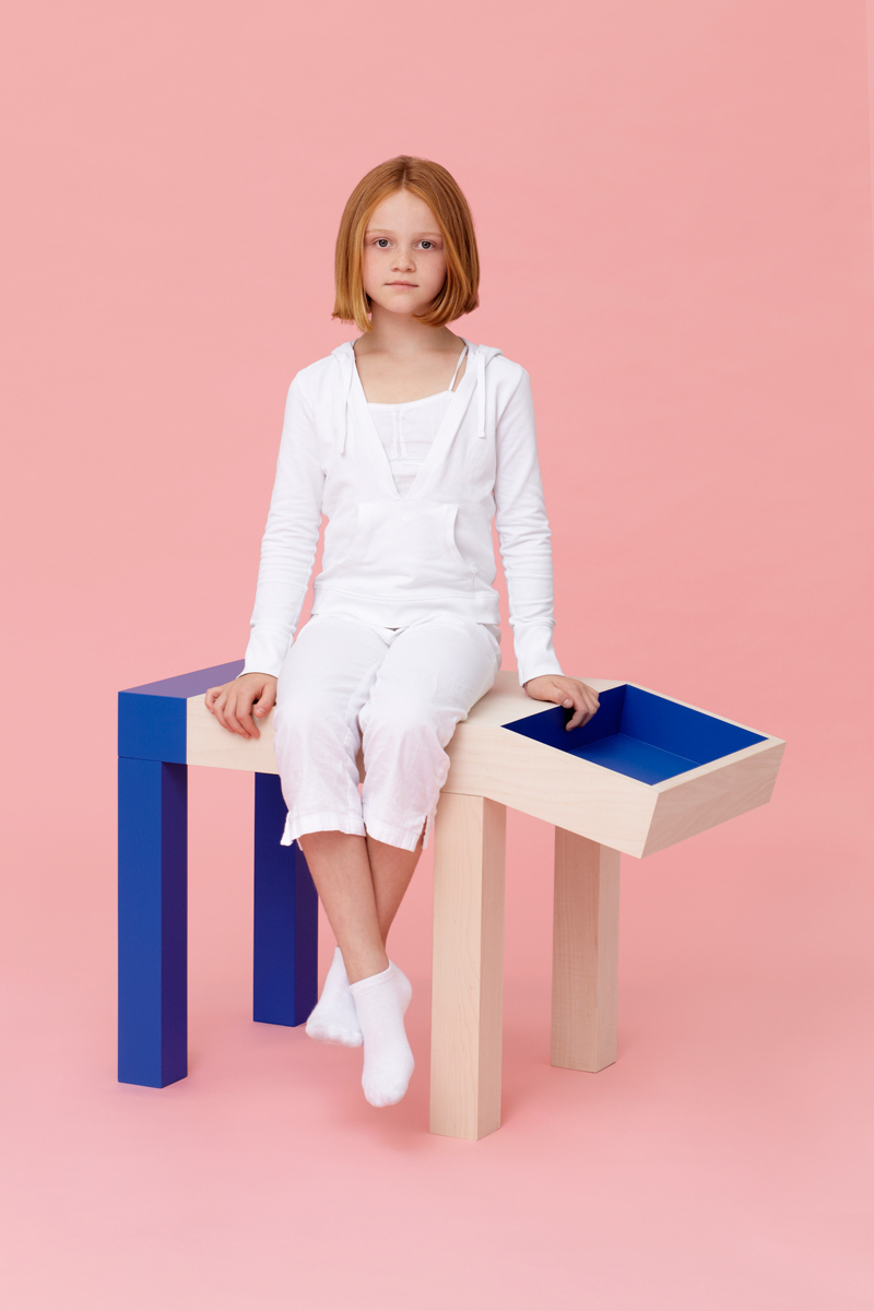 bionics，children，desk，wood，color，