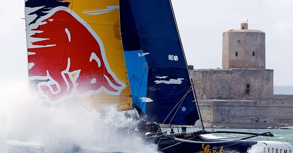 Red Bull，electric vehicle，Charger，industrial design，