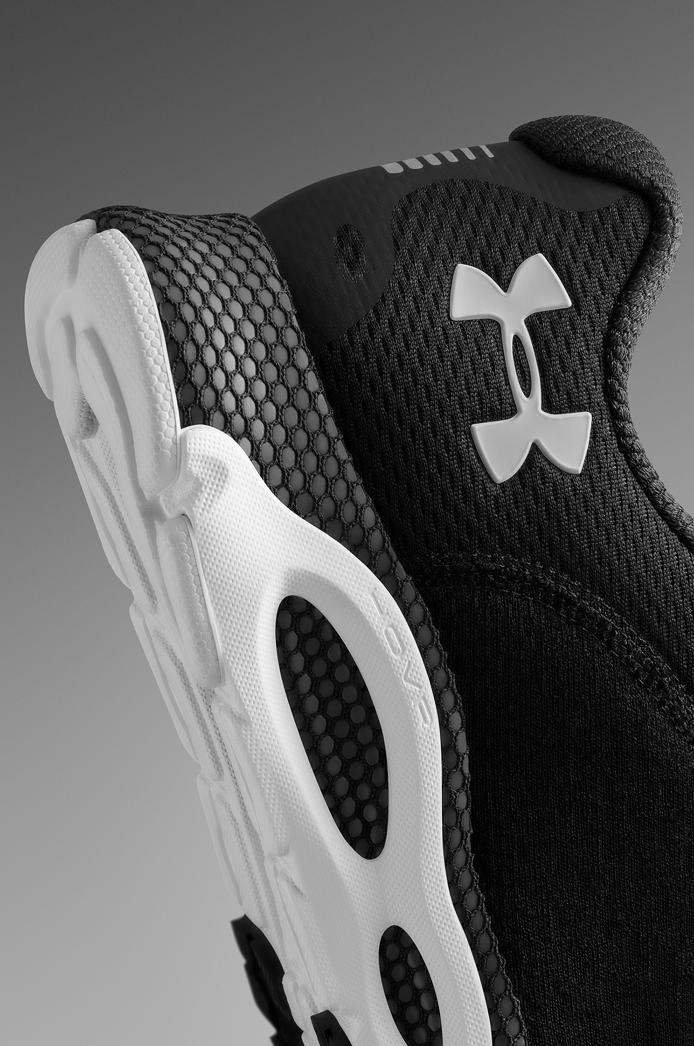 Under Armour，Outdoor sports，Andema，Lightweight experience，Balance design，Design of powerful telescopic energy grid，UA HOVR Technology，