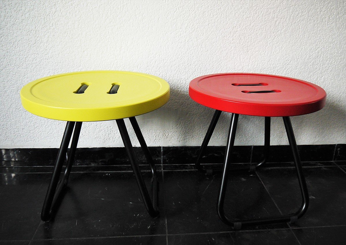 Home Furnishing，furniture，objectification of person，button，stool，