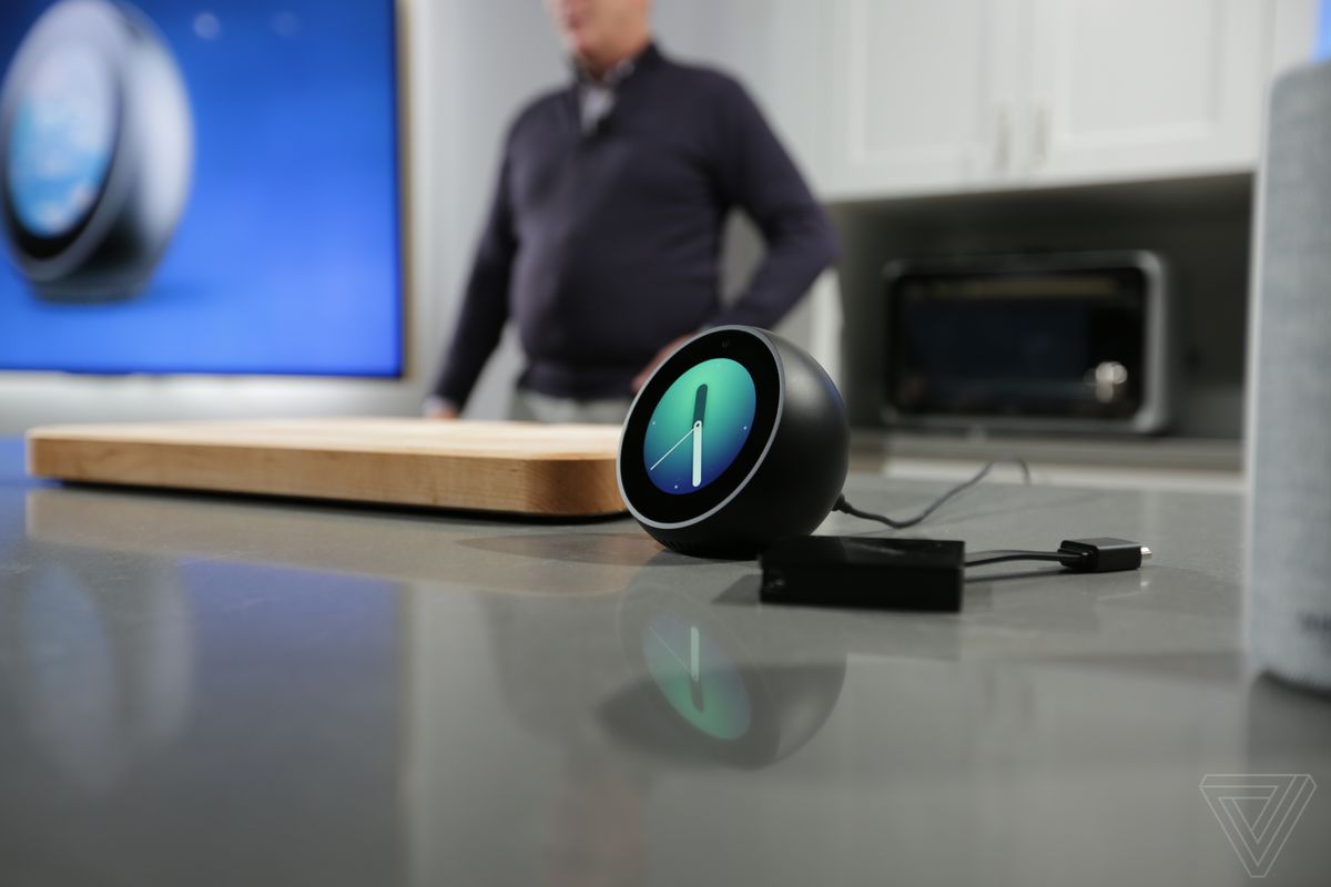 speech recognition，intelligence，loudspeaker box，visual information ，echo，