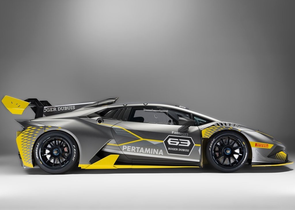 outdoors，Luxury car，automobile，two thousand and eighteen，Lamborghini，