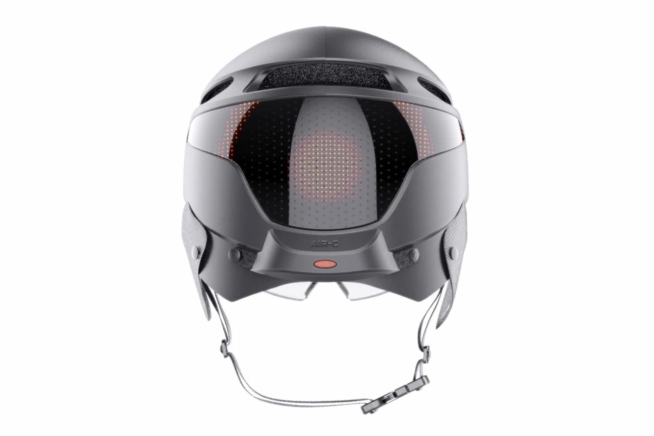 Bicycle helmet，Envoy helmet，Bronze medal of ydxkeyshot design challenge，Folding design，Automatic airbag deployment，Prevention of danger，Marco Filipic，