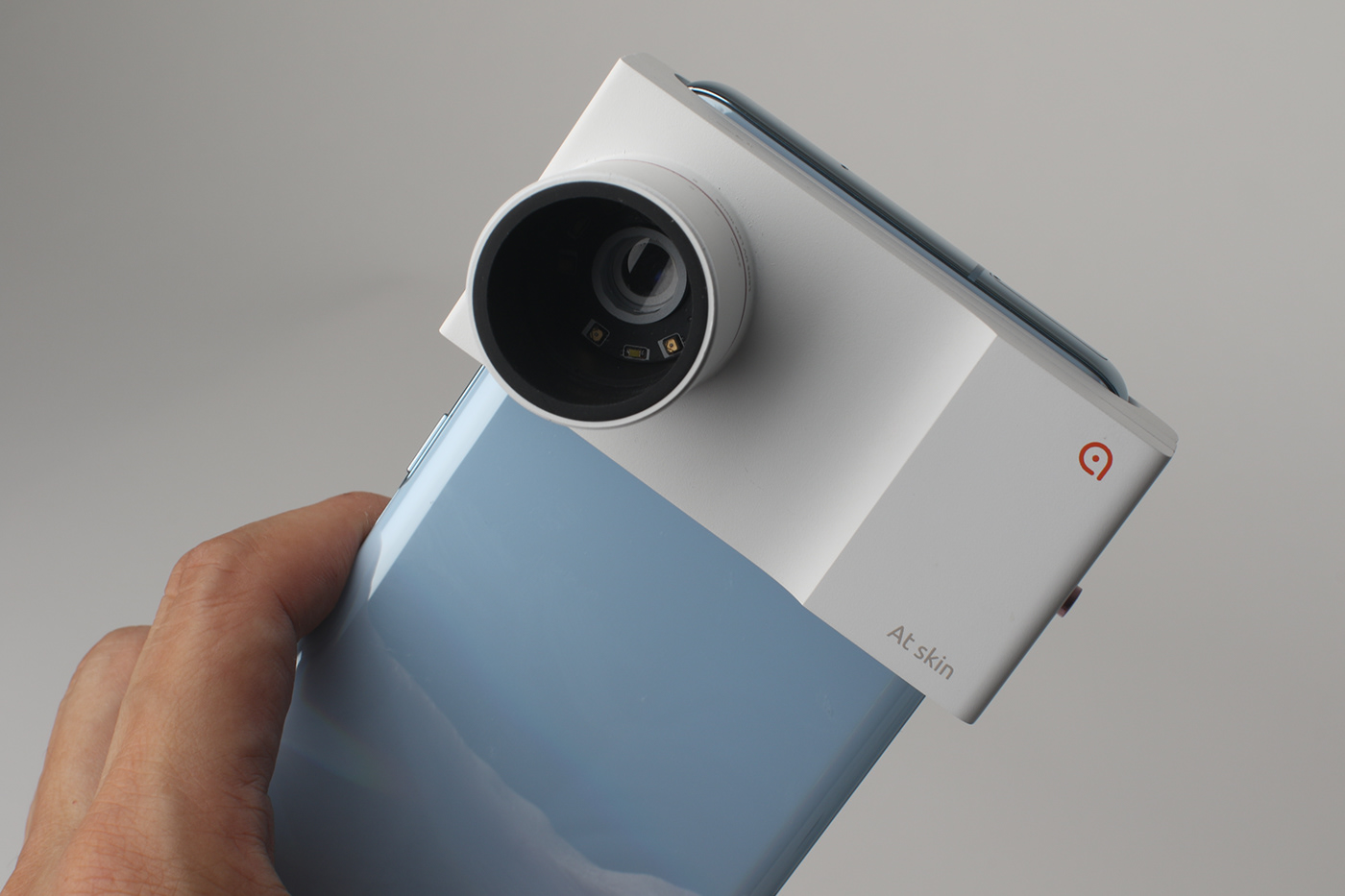 Mobile Skin Analyzer，Mobile skin analyzer，BDCI，Skin care，Small and exquisite，Minimalist design ，Connect phone，Skin scan，