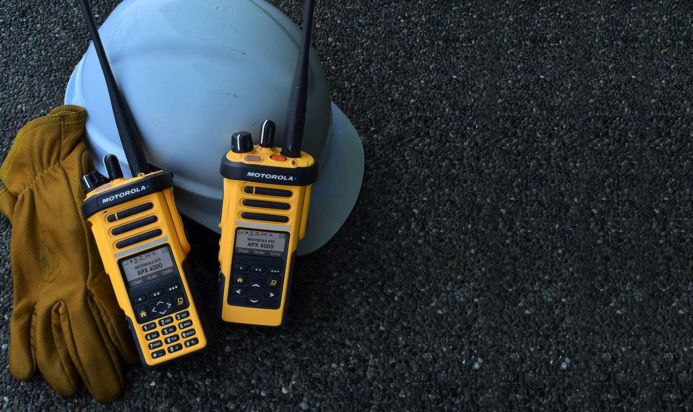 walkie-talkie，motorola，APX 4000，flash light，