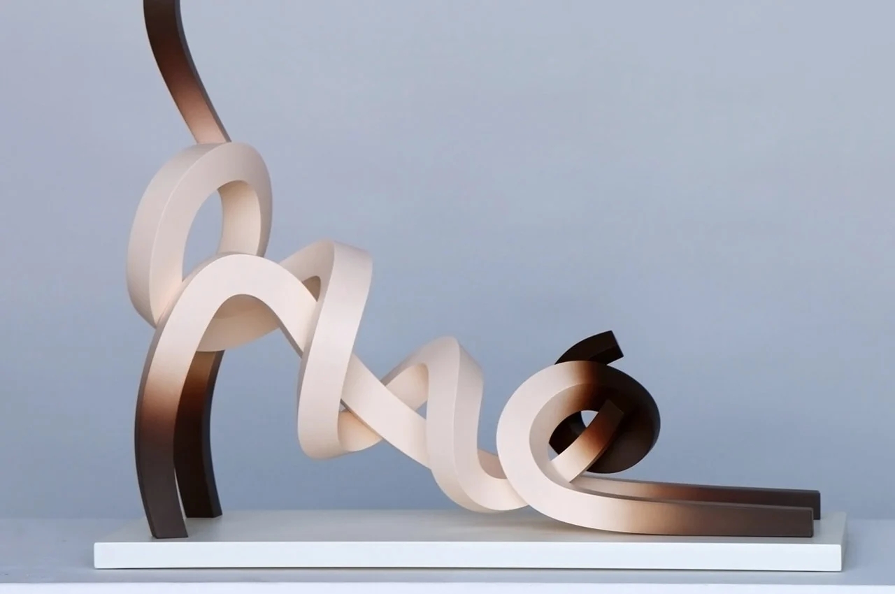 Animal sculpture，Aerial painting，resin，stainless steel，STRIPS OF COILED MET，Art，Coil metal strip，Lee Sangsoo，