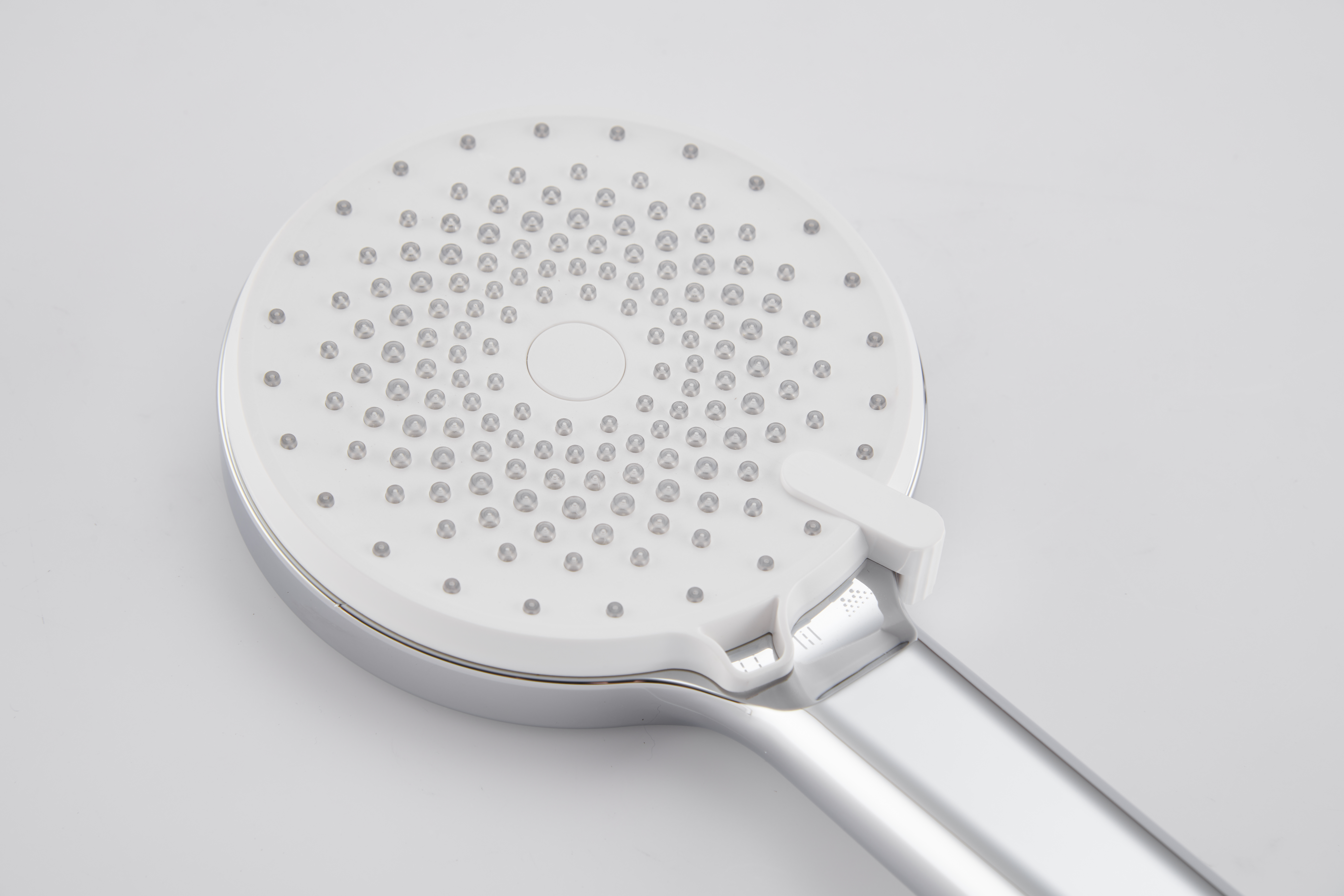 Lufthansa bathroom - constant temperature shower，