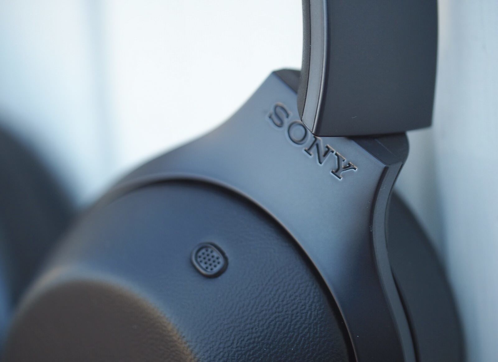 monochrome，Headwear，headset，Sony，