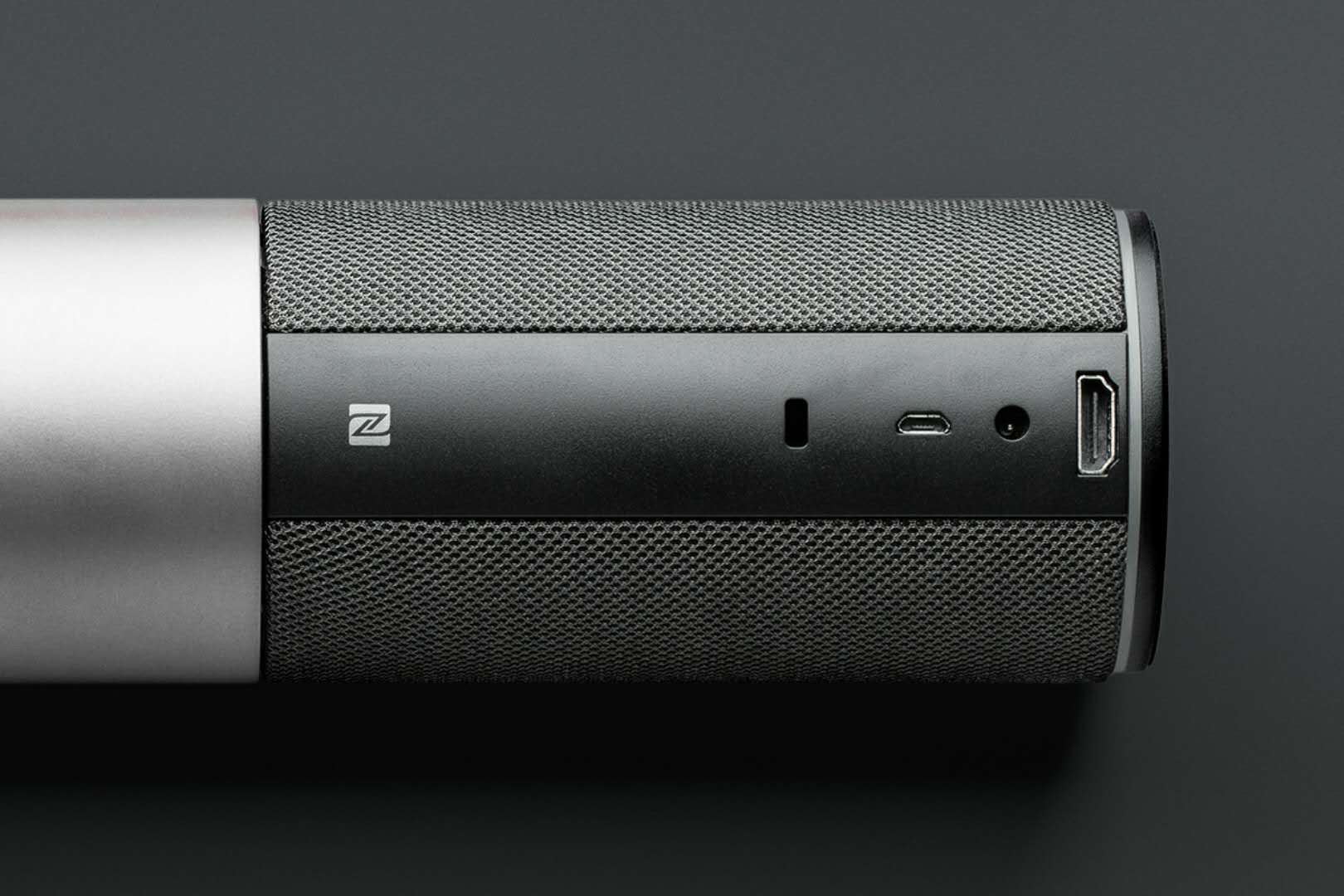 Logitech，Rechargeable battery，Remote docking，NFC and Bluetooth，360 degree audio and HD video，AllShare Cast ，ConferenceCam，Connect，