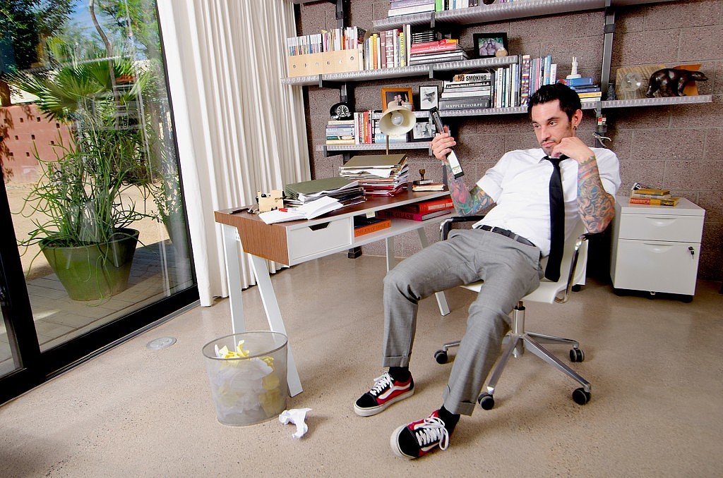 Karim，desk，desk，