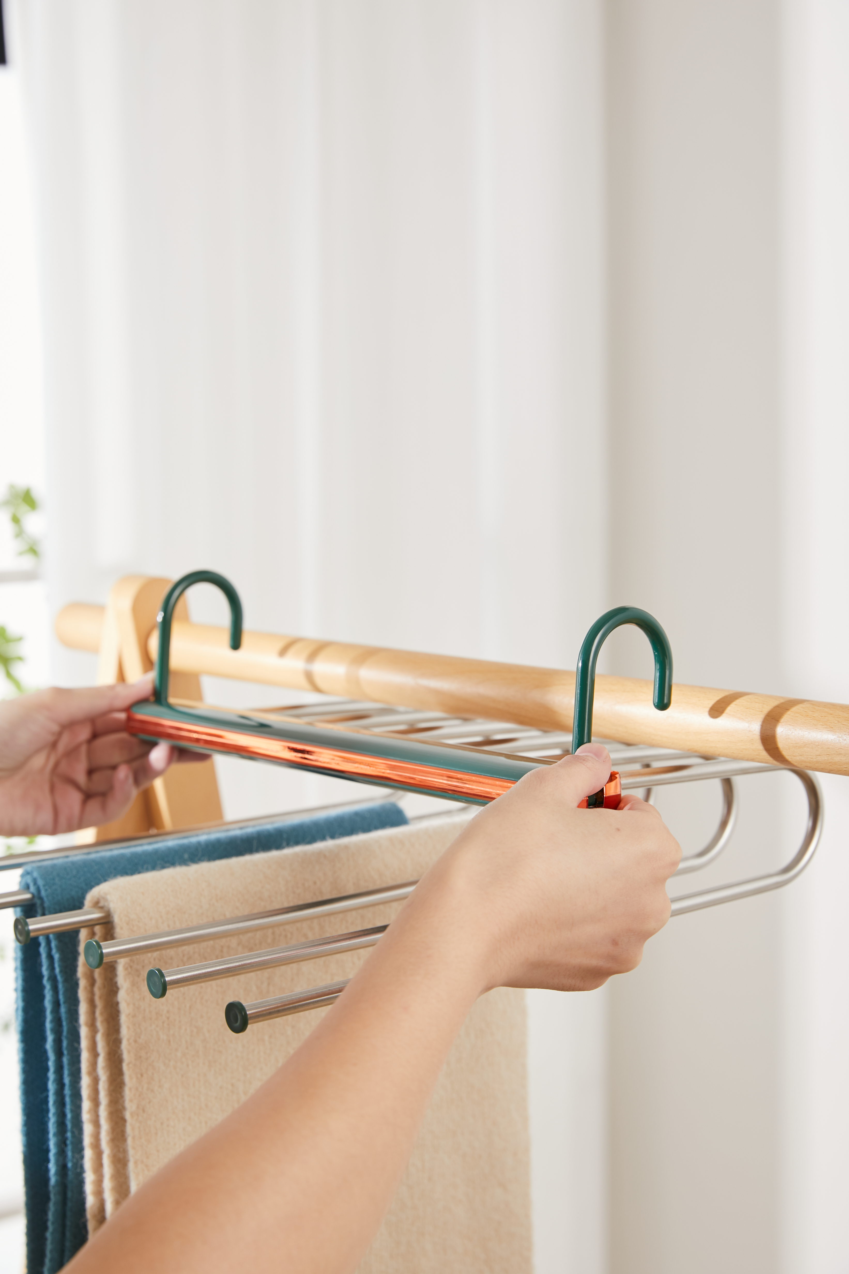 Trouser rack，Folding clothes hanger，
