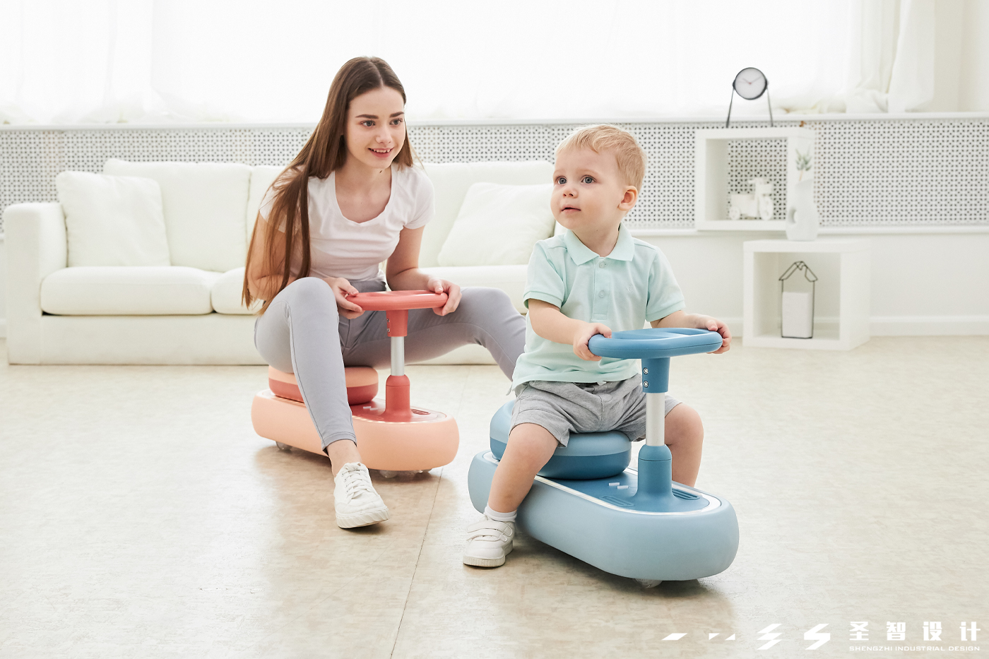 swing car，children，security，accompany，