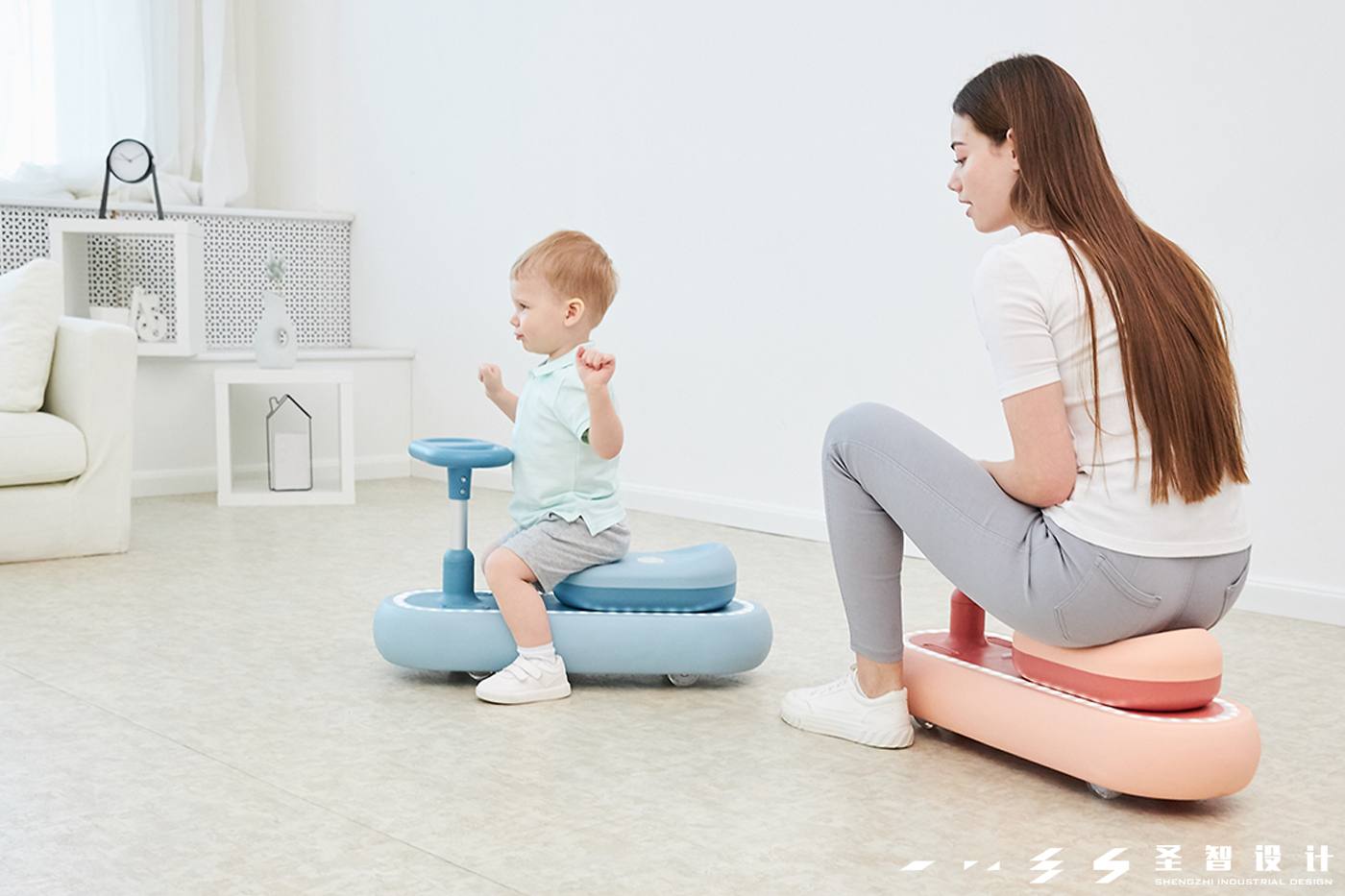 swing car，children，security，accompany，