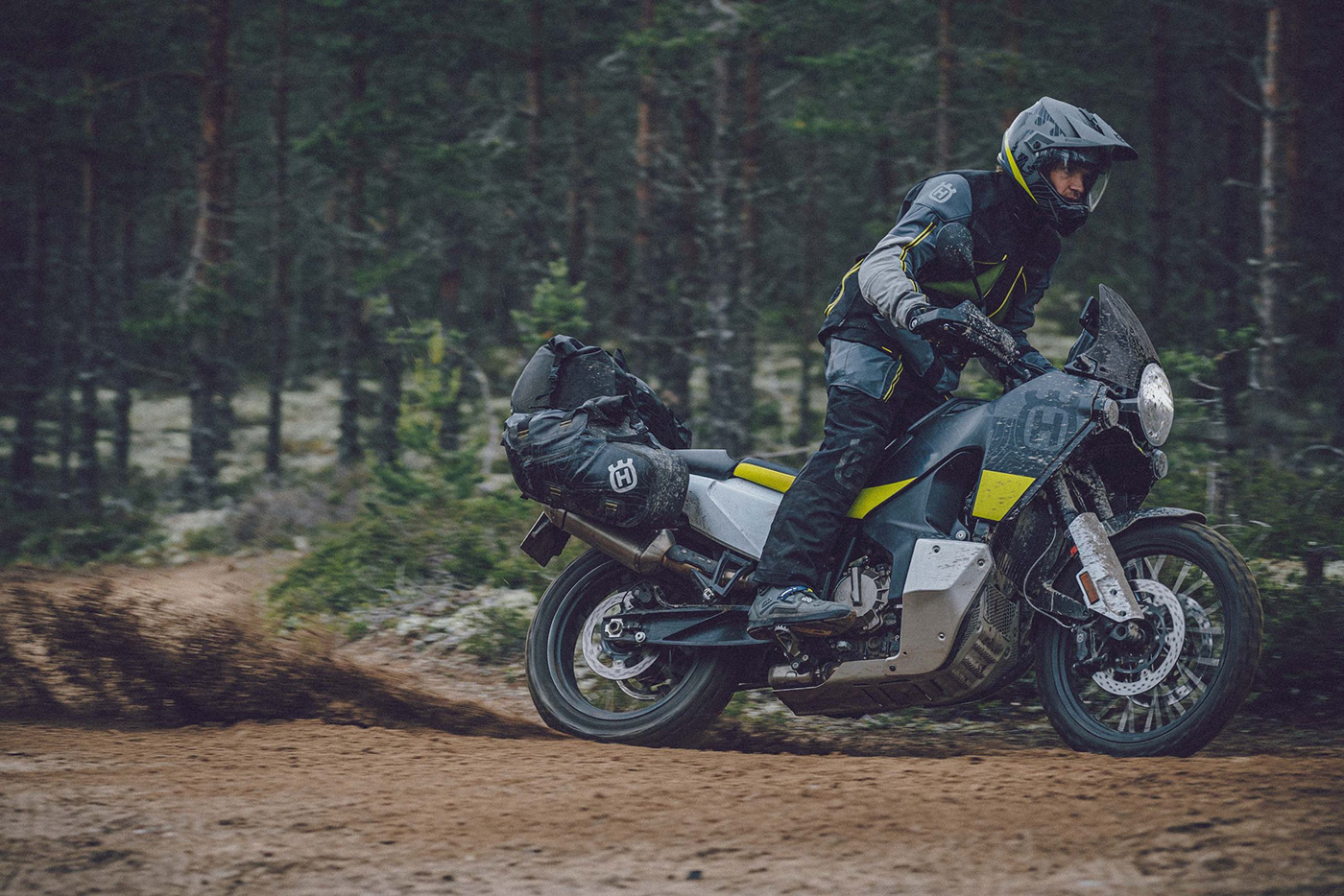 motorcycle，Husqvarna Norden 90，explore，Adventure Travel，