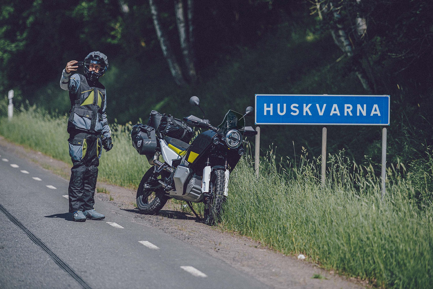 motorcycle，Husqvarna Norden 90，explore，Adventure Travel，