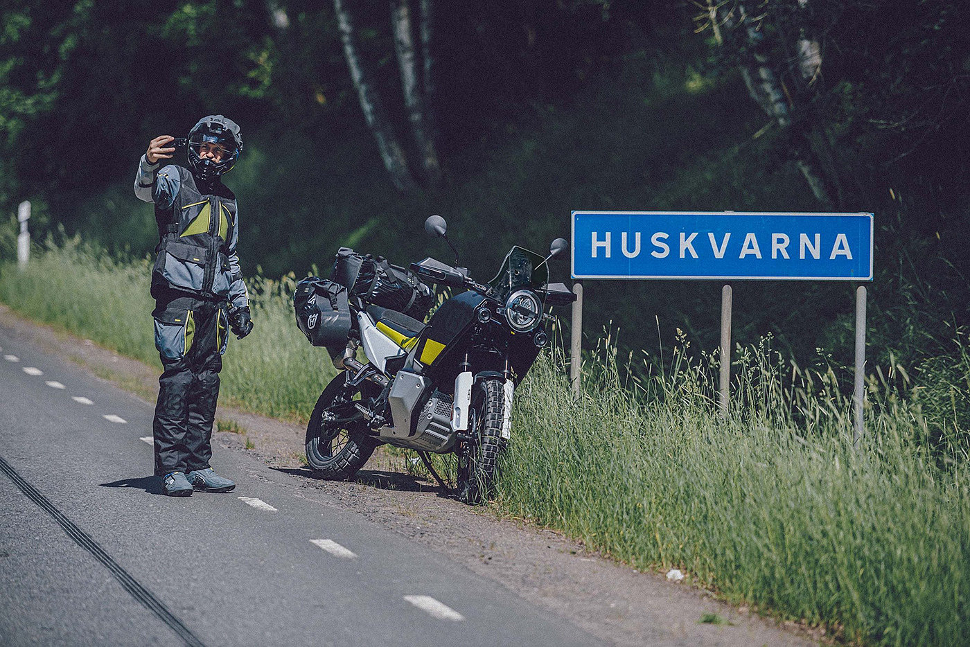 摩托车，Husqvarna Norden 90，探险，冒险旅行，