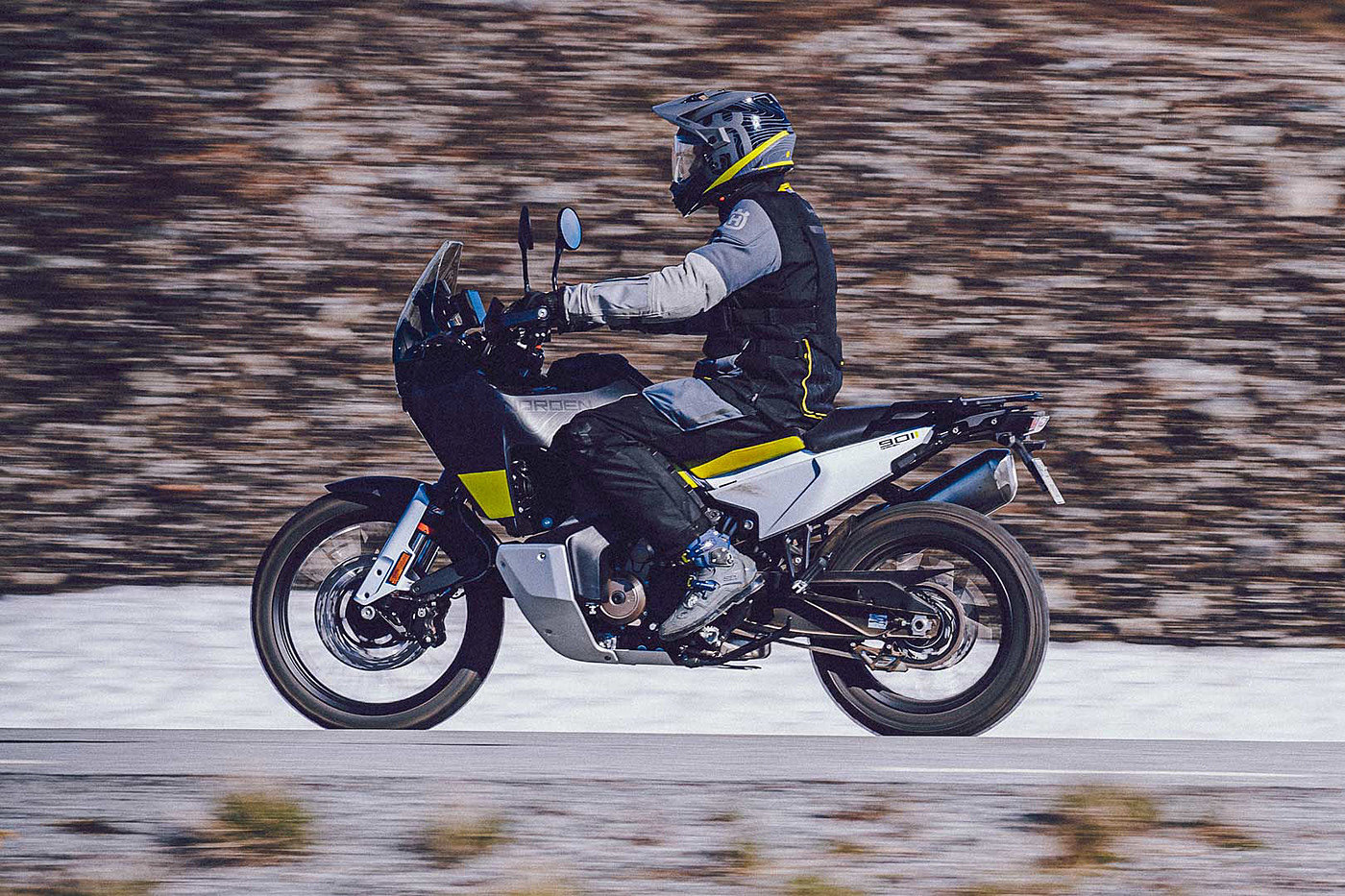 摩托车，Husqvarna Norden 90，探险，冒险旅行，