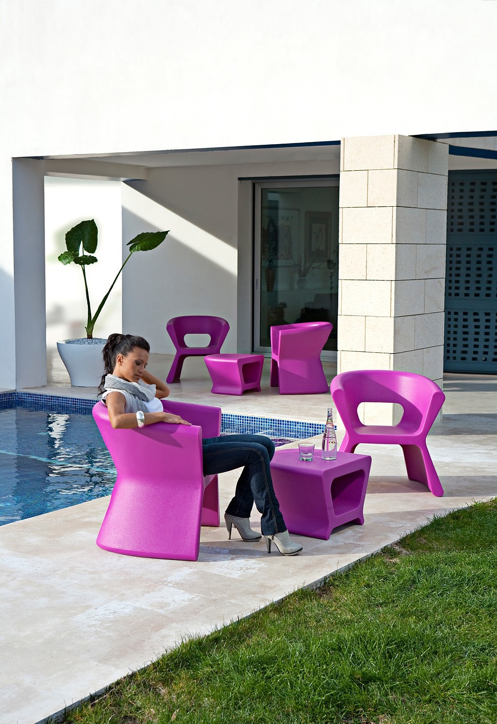 Karim，Side table，chair，