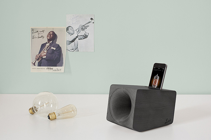 Vinyl record，Loudspeaker，music，woodiness，