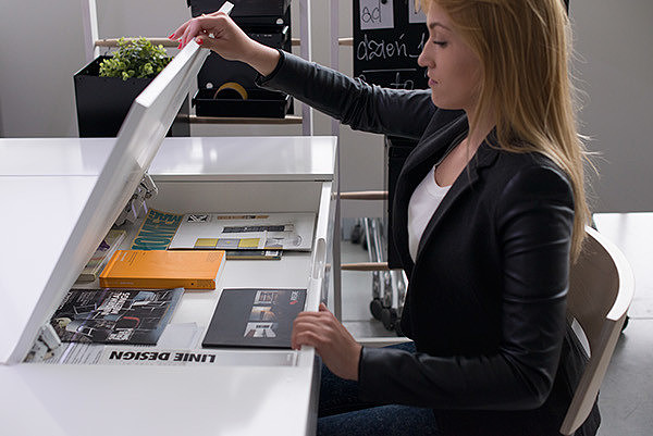 industrial design，to work in an office，furniture，solid wood，Simplicity，