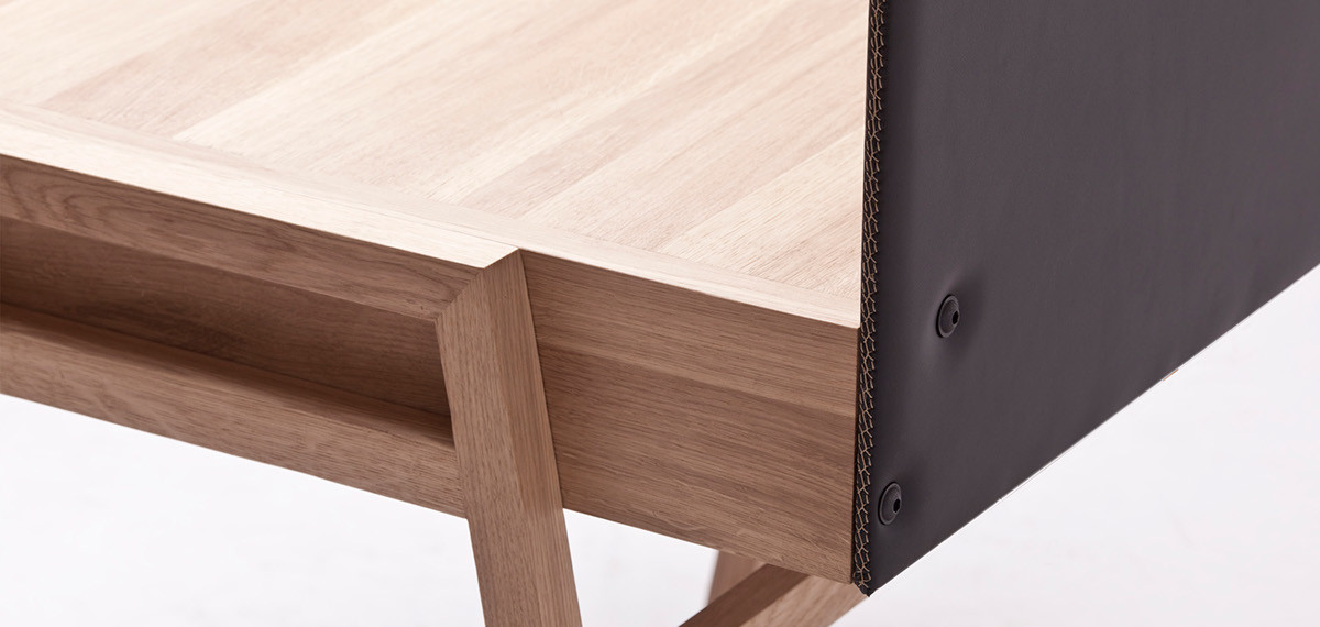 industrial design，Office furniture ，Table，solid wood，Leatherwear，