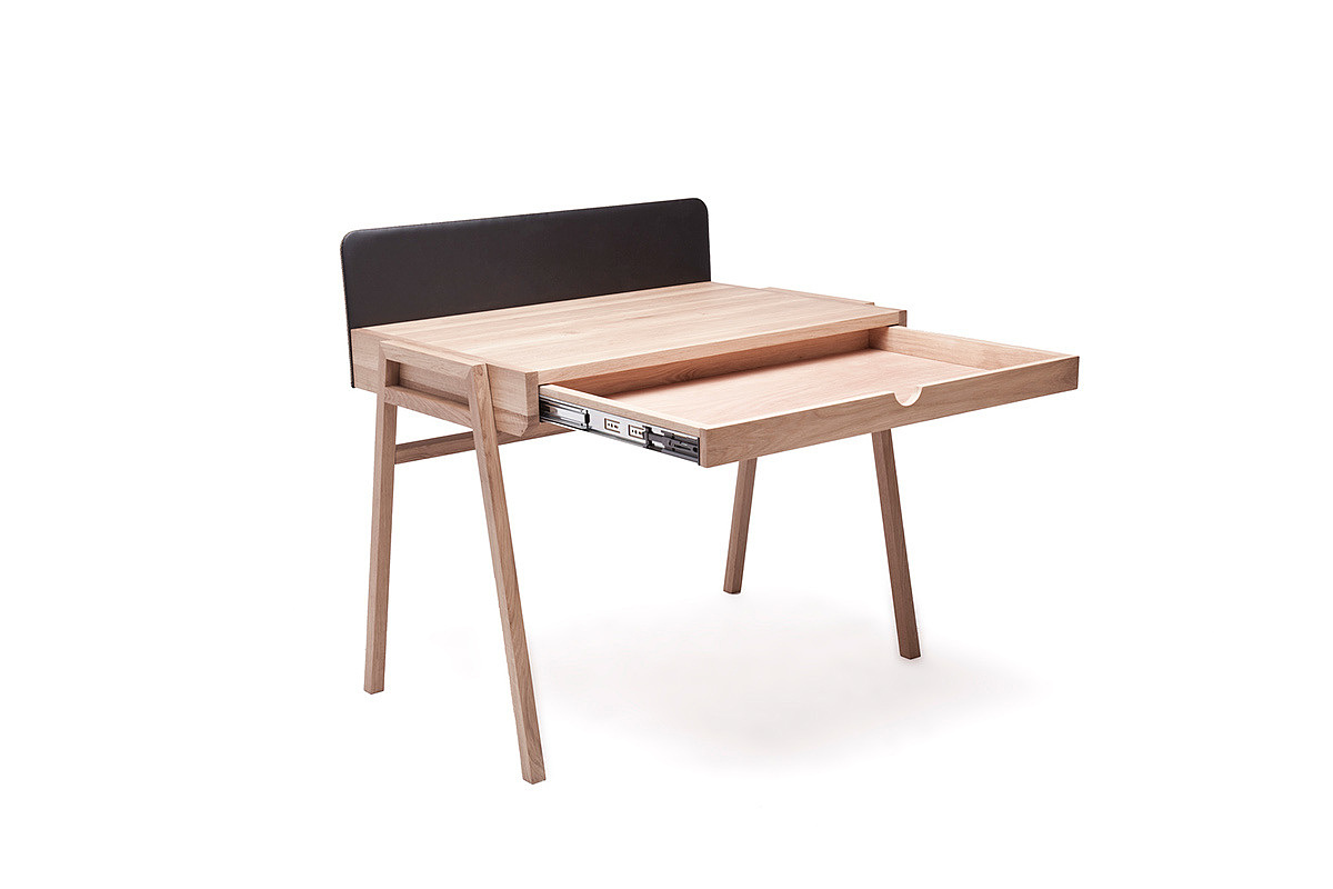 industrial design，Office furniture ，Table，solid wood，Leatherwear，