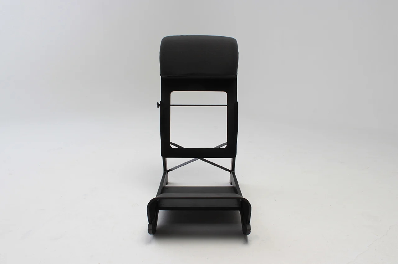Vertical tables and chairs，healthy，product design，