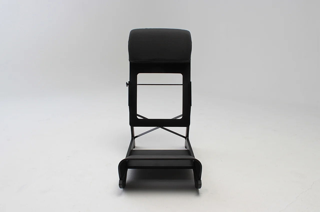 Vertical tables and chairs，healthy，product design，