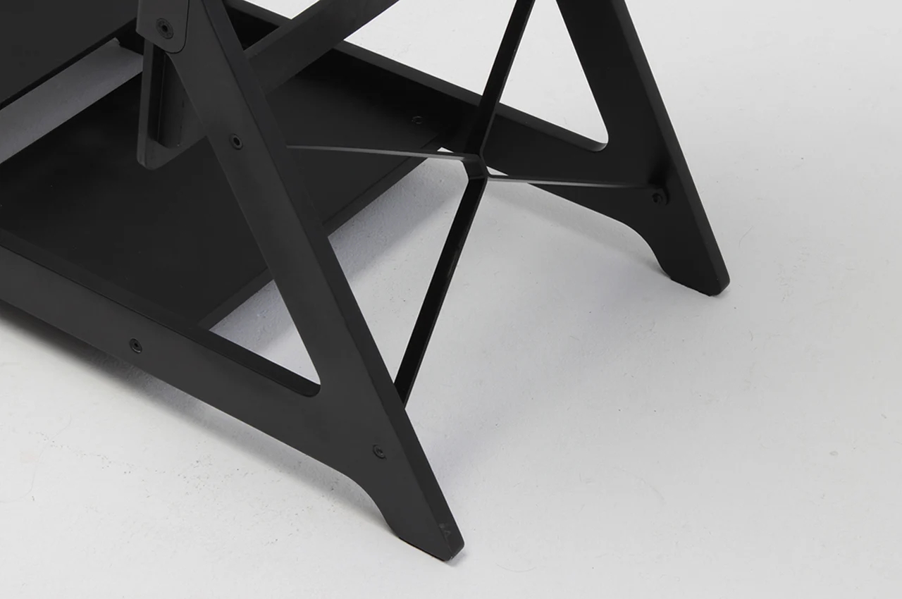 Vertical tables and chairs，healthy，product design，