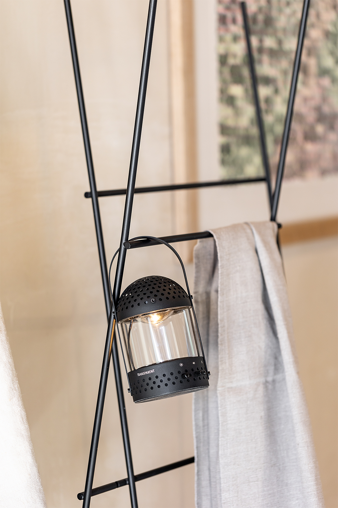 Swedish audio brand，Transparent，Portable loudspeaker，Optical loudspeaker，Bluetooth Wireless ，Modular design，Light Speaker，