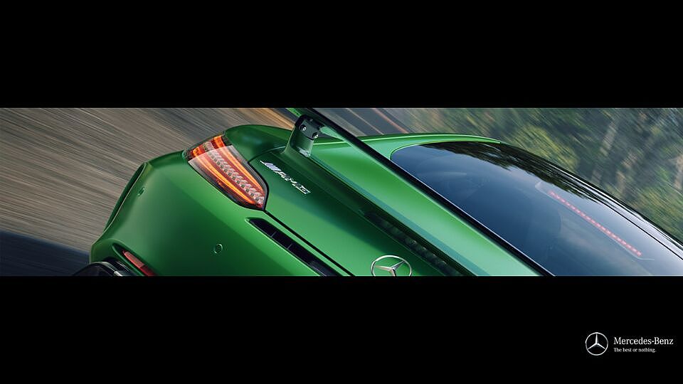 cg，Mercedes Benz，GT-R，"hulk."，automobile，Benz，automative lighting，green，