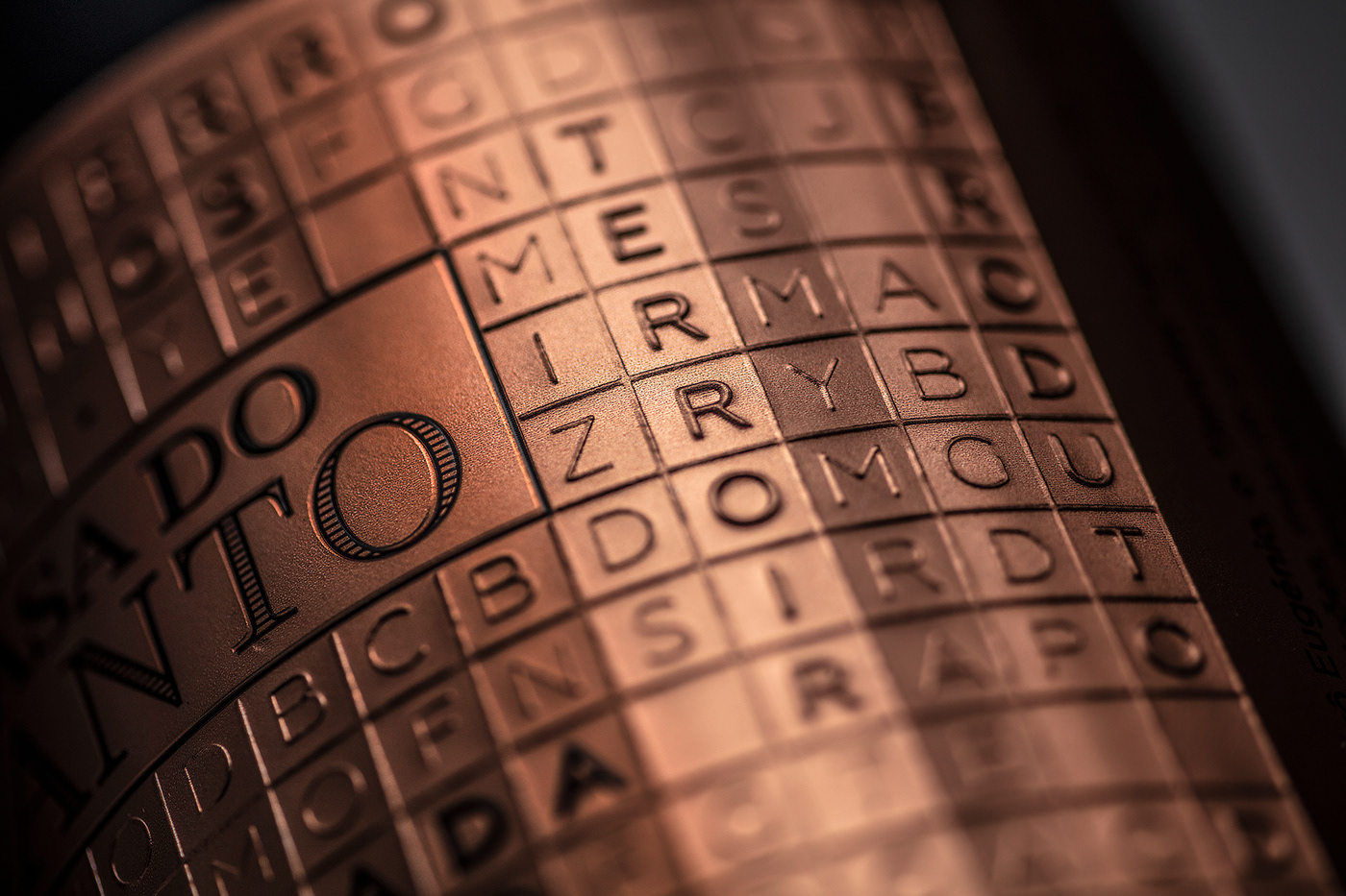 packing design，luxury goods，brand，Commercial photography，luxurious，Wine，