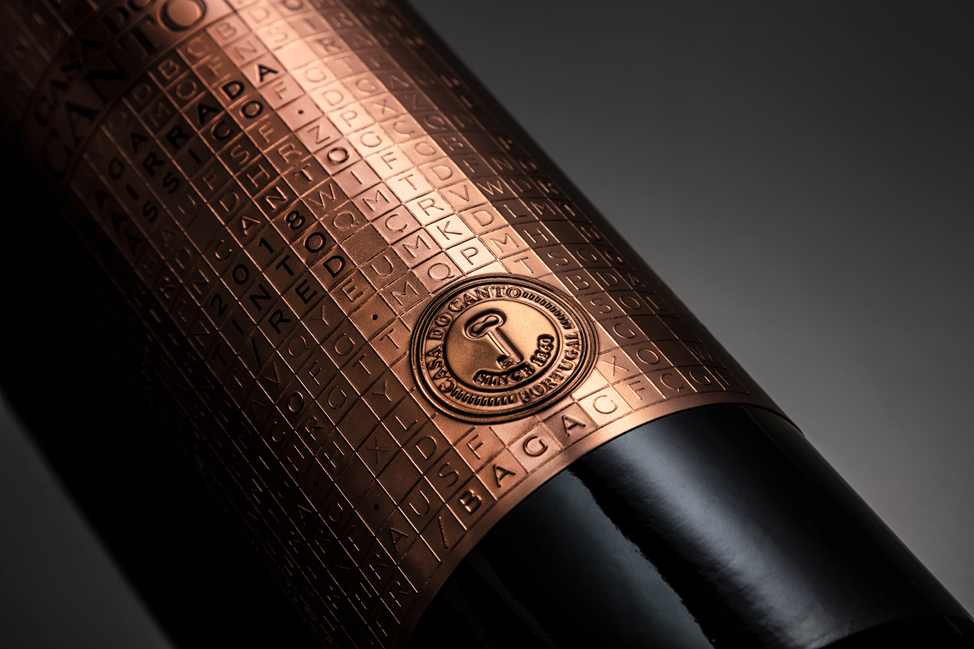 packing design，luxury goods，brand，Commercial photography，luxurious，Wine，