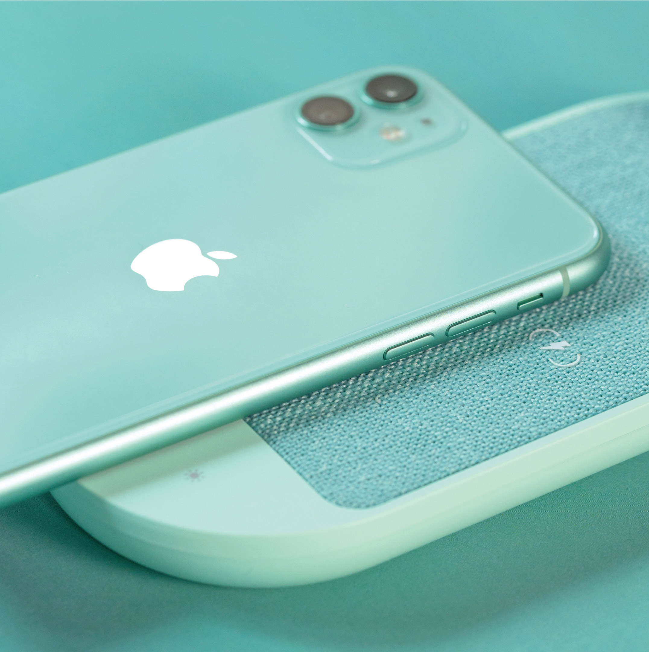 product design，industrial design，Brand promotion，Smart home，Wireless charging，Simplicity，fashion，Yeah. Mr Yu，