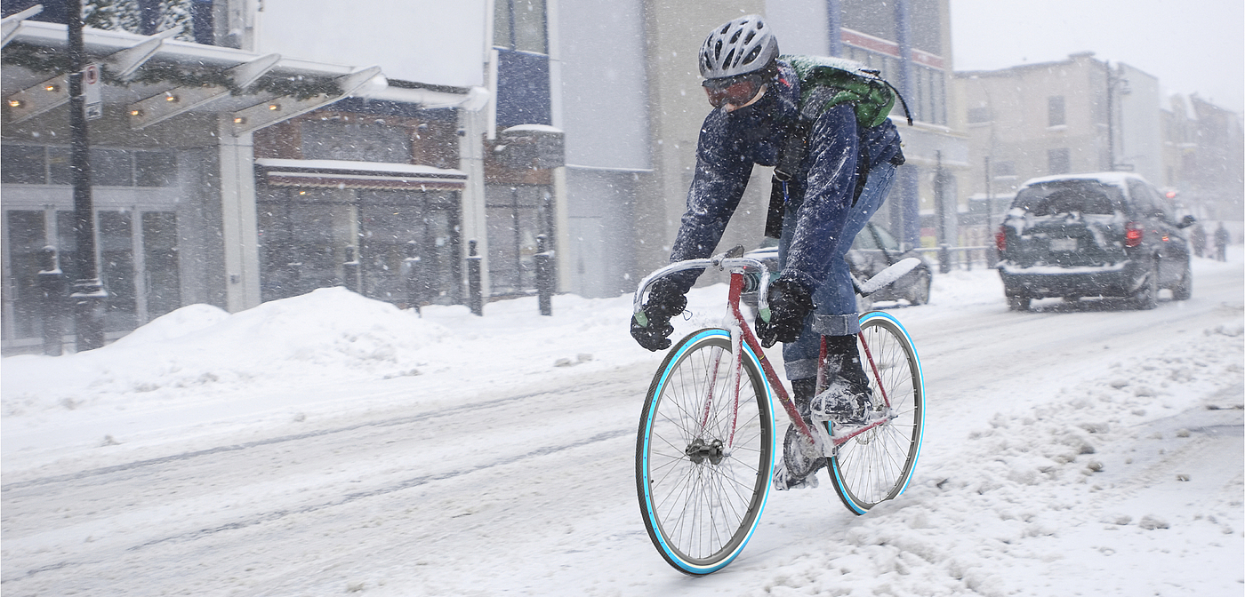 Hybride，Bicycle，wheel，climate change，tyre，winter，Bad weather，security，structure，btwin，