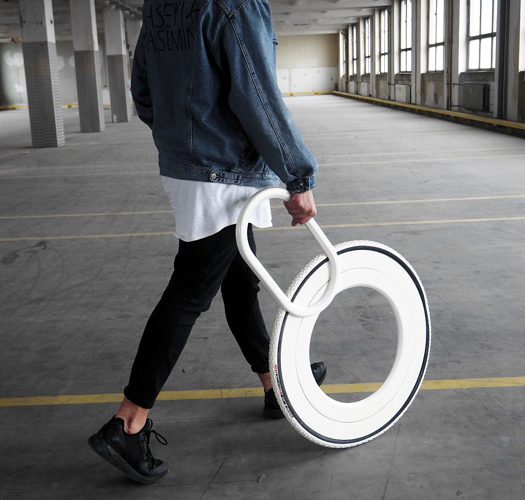Walking stick，a cane，walk，Travel，wheel，