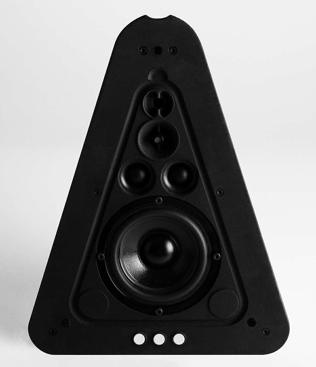 Black white，high fidelity，speaker，product design，