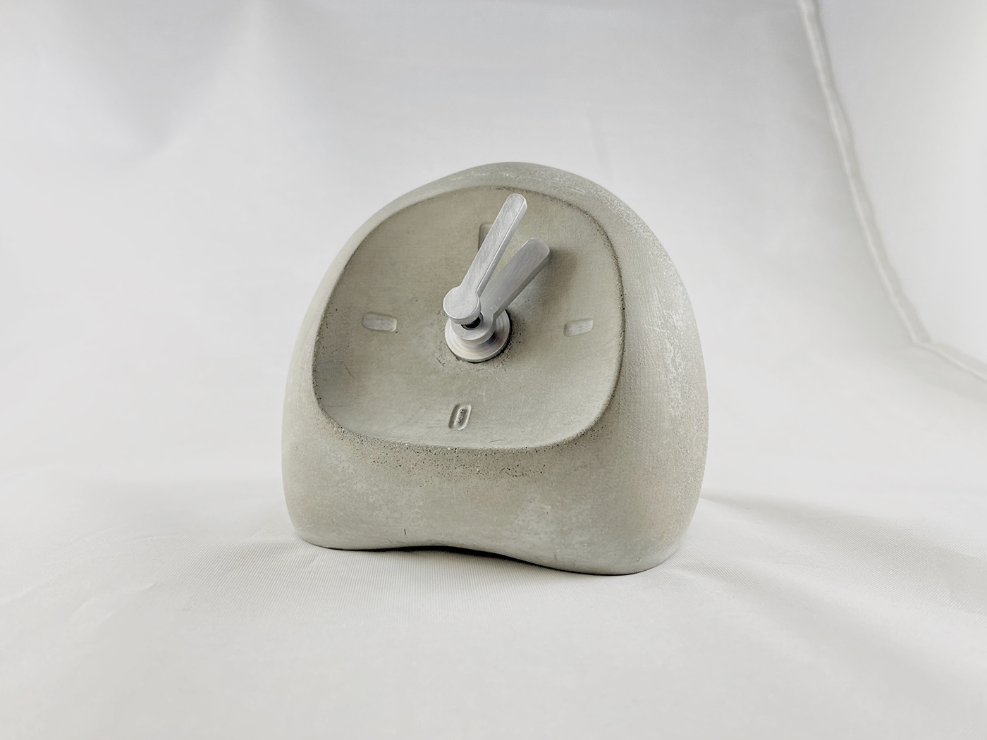 Wave clock，manual，concrete，low cost，
