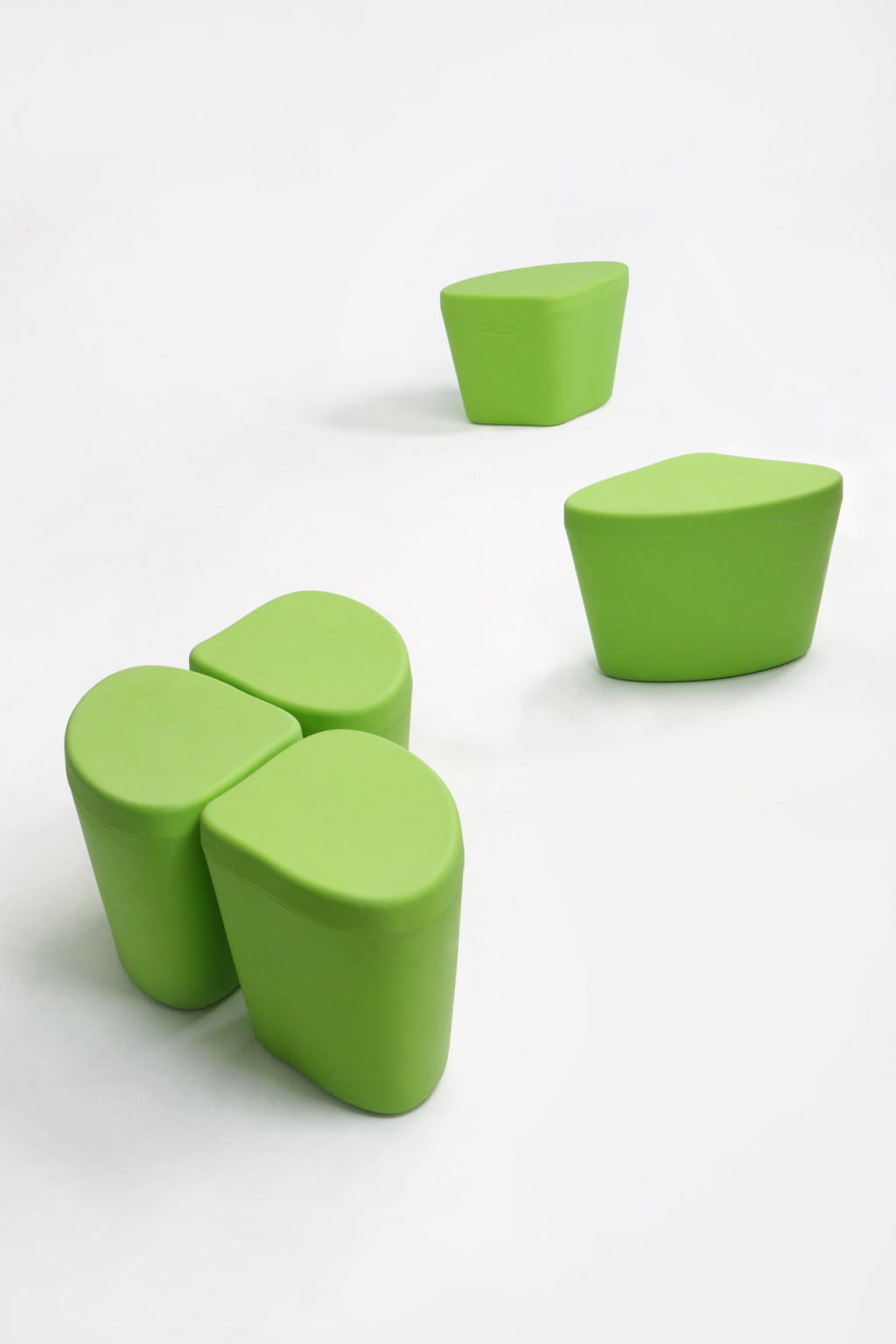 Karim，chair，green，