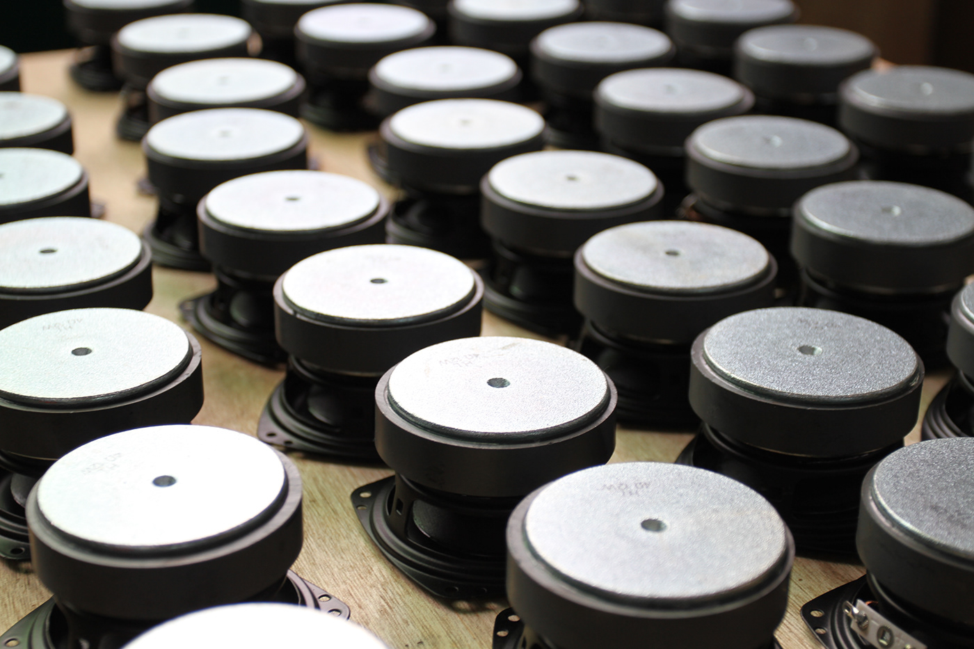 Young people in India，Portable loudspeaker，，boAt Stone 1200F，product design，cmf，duality，fashion，