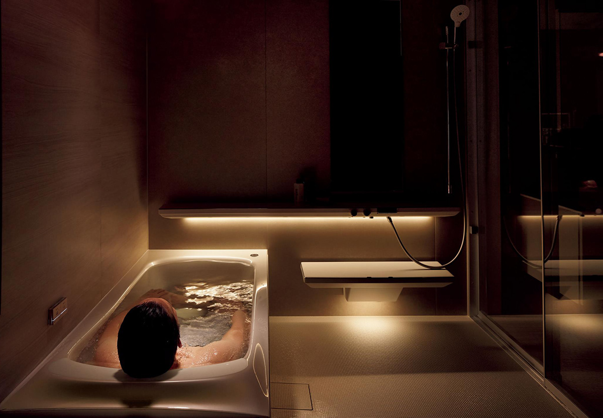 Japanese family spa bathroom，Sanitary ware，bathtub，BOTTLE，