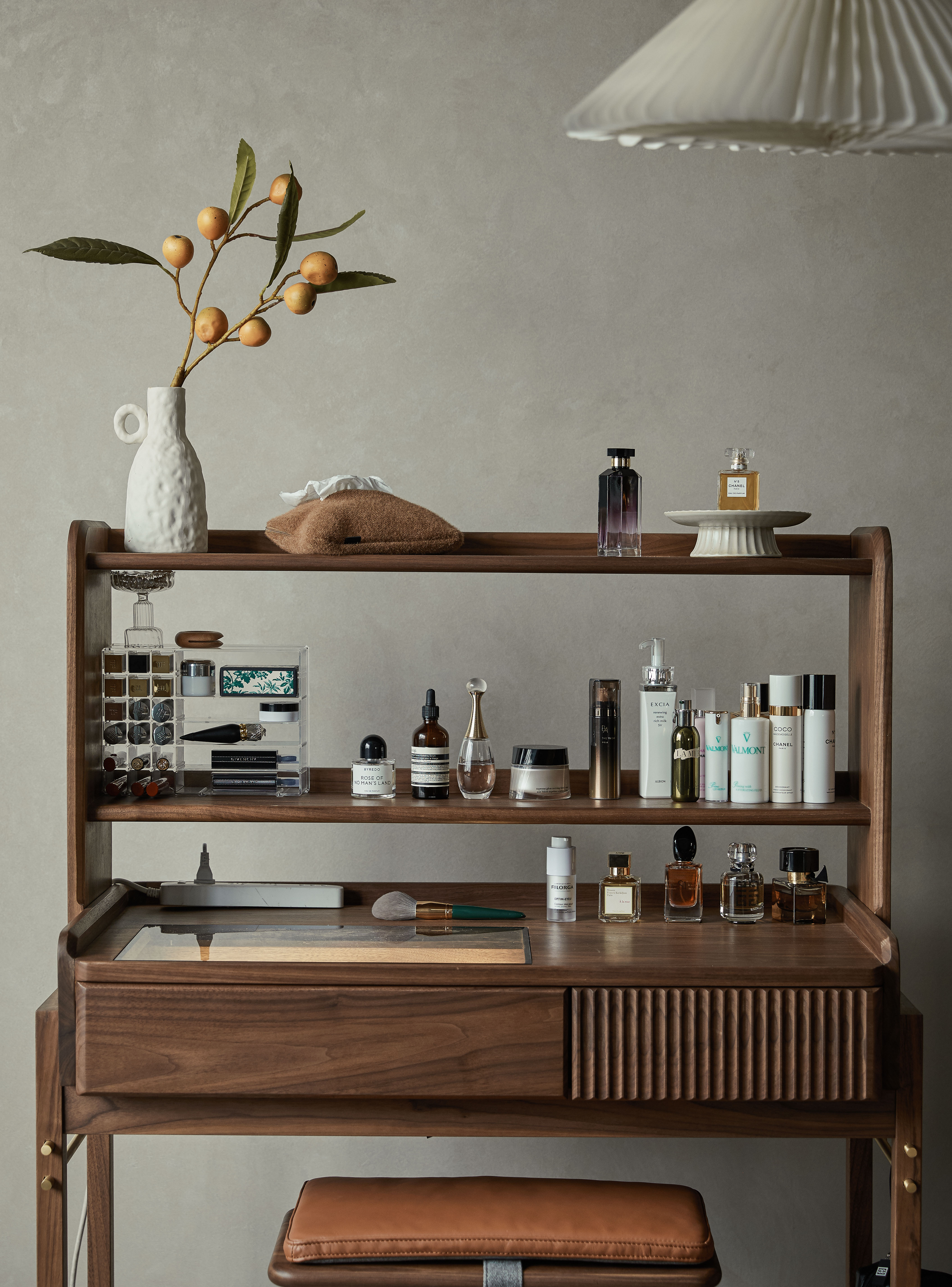 Furniture designer Ren Mengying，