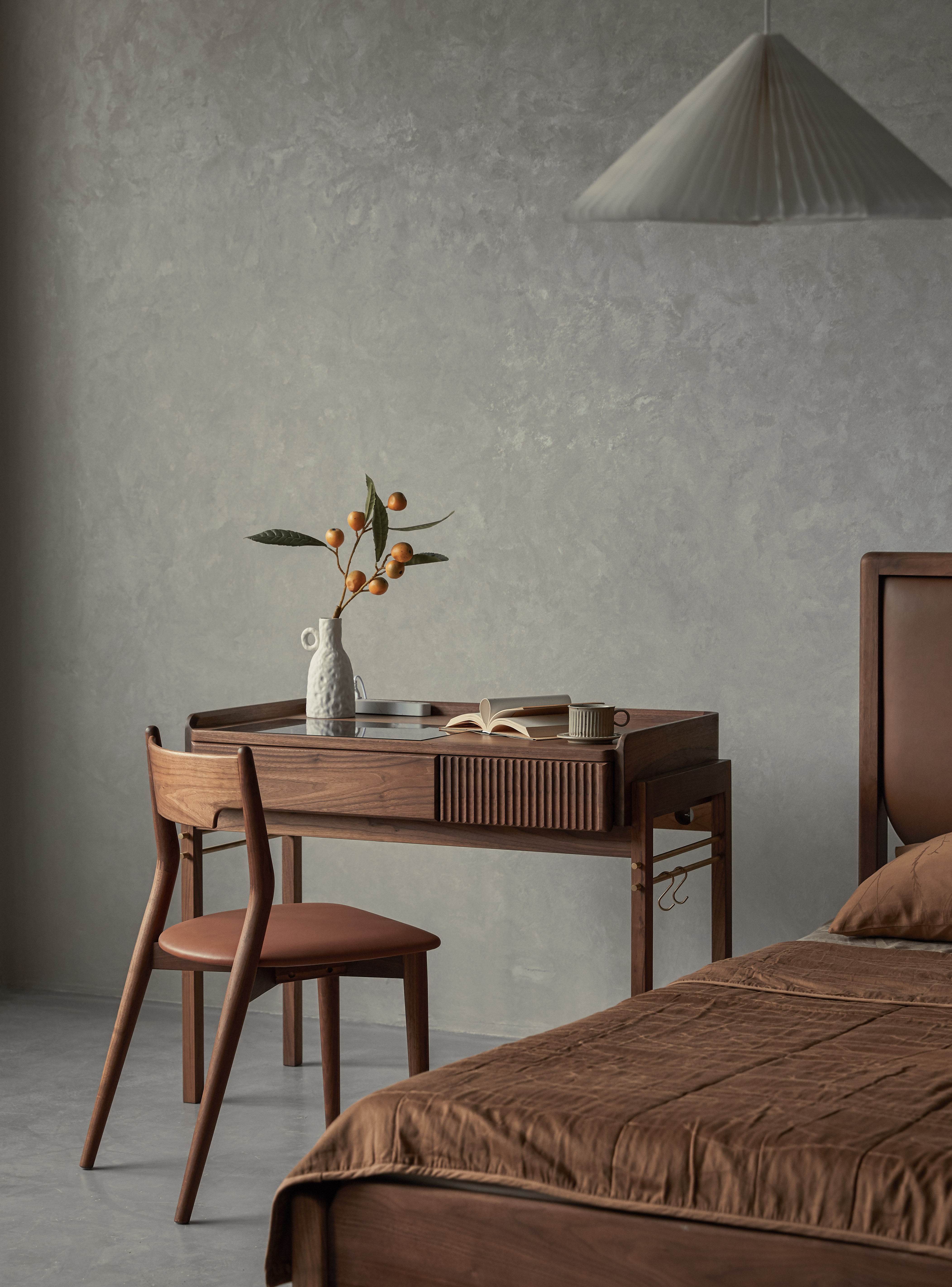 Furniture designer Ren Mengying，